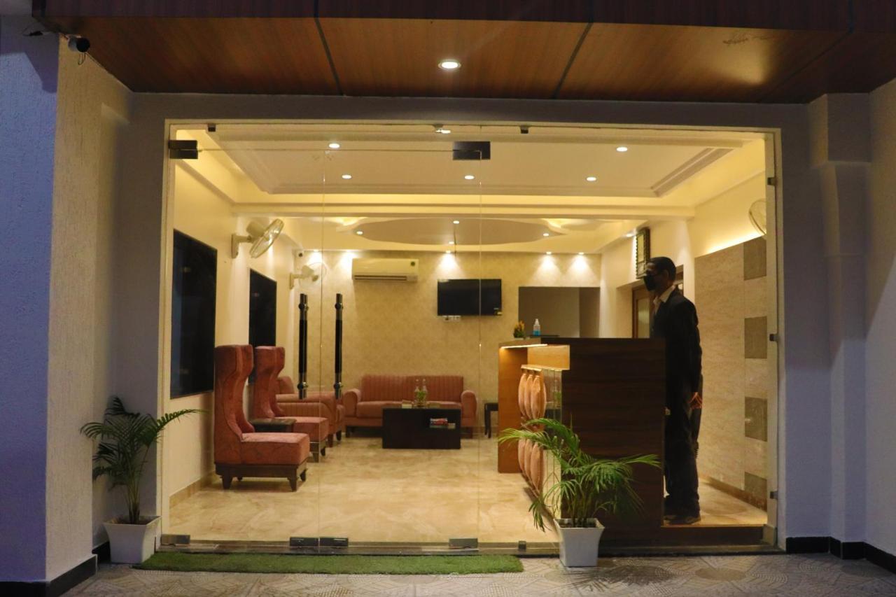 רישיקש Green Hotel - Behind Parmarth Niketan מראה חיצוני תמונה
